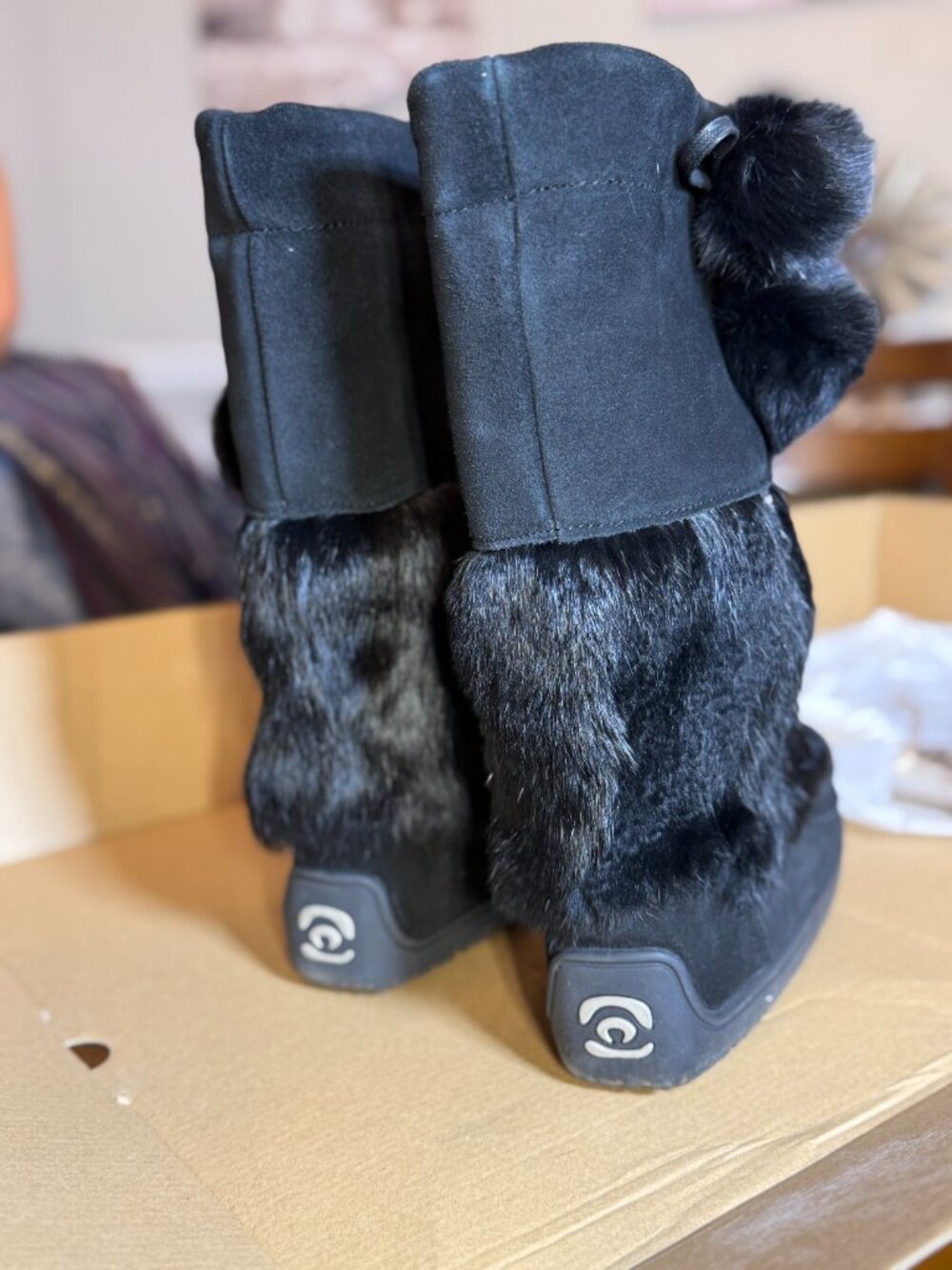 Manitobah Waterproof Snowy Owl Black Suede Mukluk Boots Women's 9 Like New - Picture 6 of 8